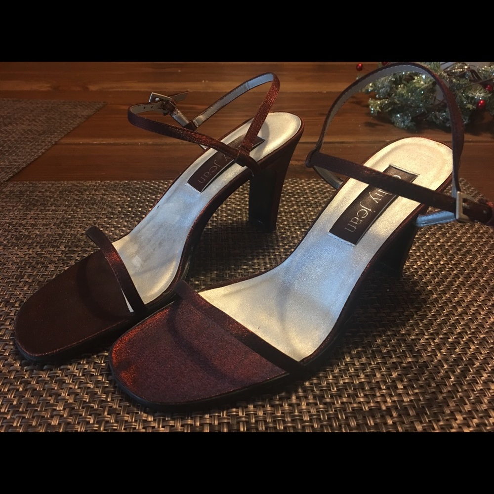 Burgundy-black dressy heels